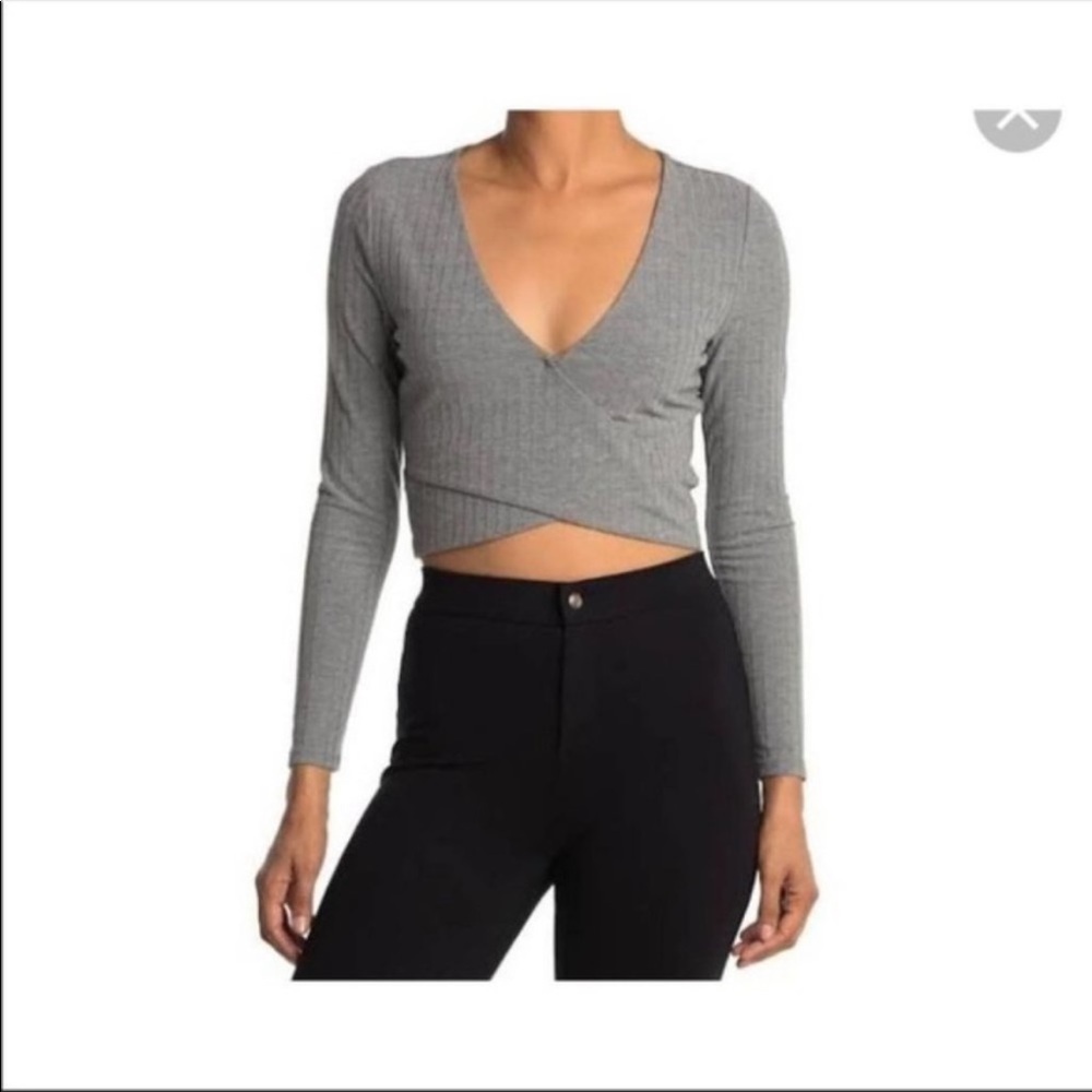 SOPHIE RUE Ribbed Surplice Neck Crop Top - Picture 2 of 7